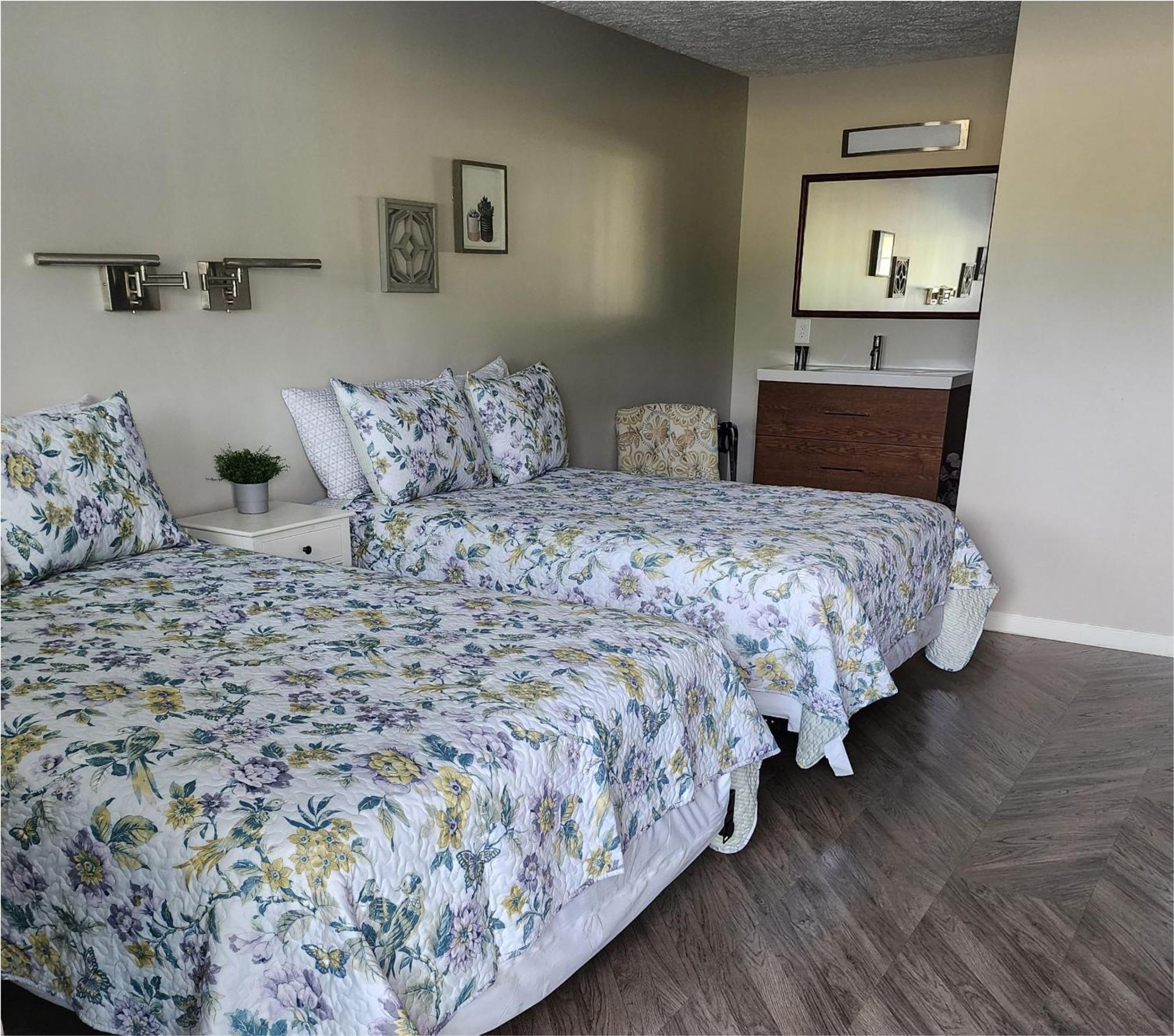 Hotel Lake Anna Glenora Экстерьер фото