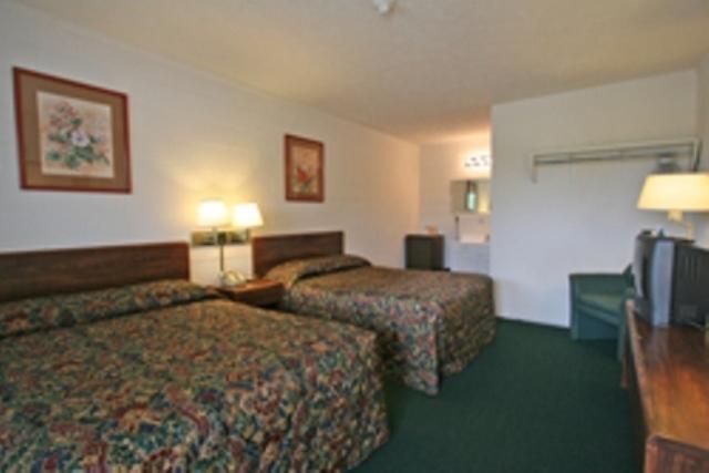 Hotel Lake Anna Glenora Номер фото